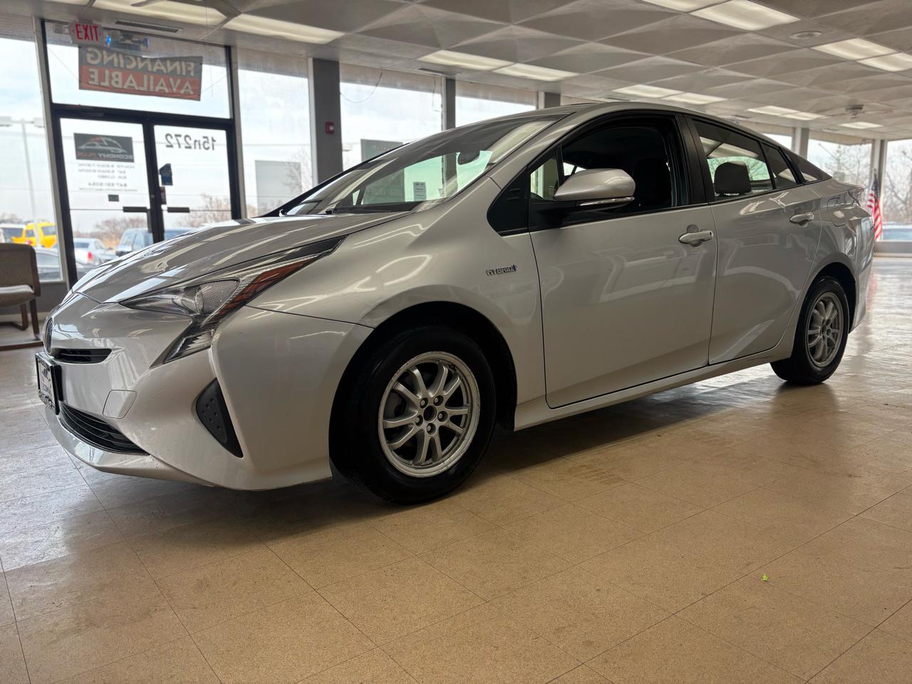 Toyota Prius Three Touring (Natl) 2017