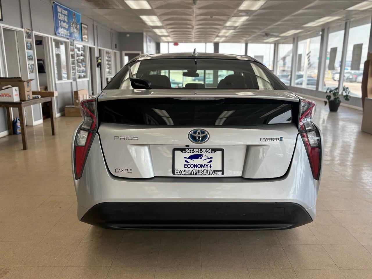 Toyota Prius Three Touring (Natl) 2017