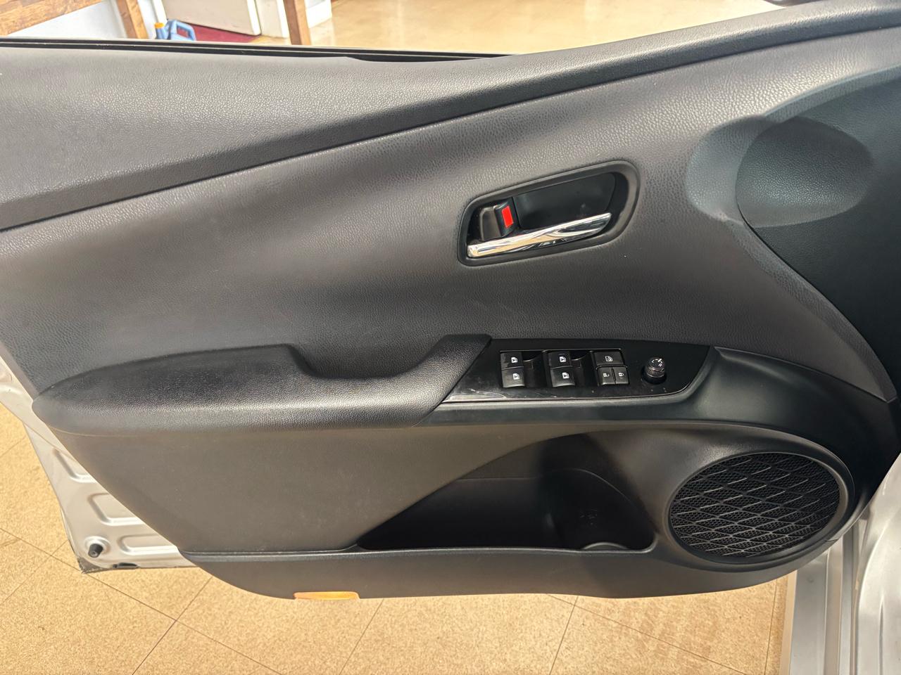 Toyota Prius Three Touring (Natl) 2017