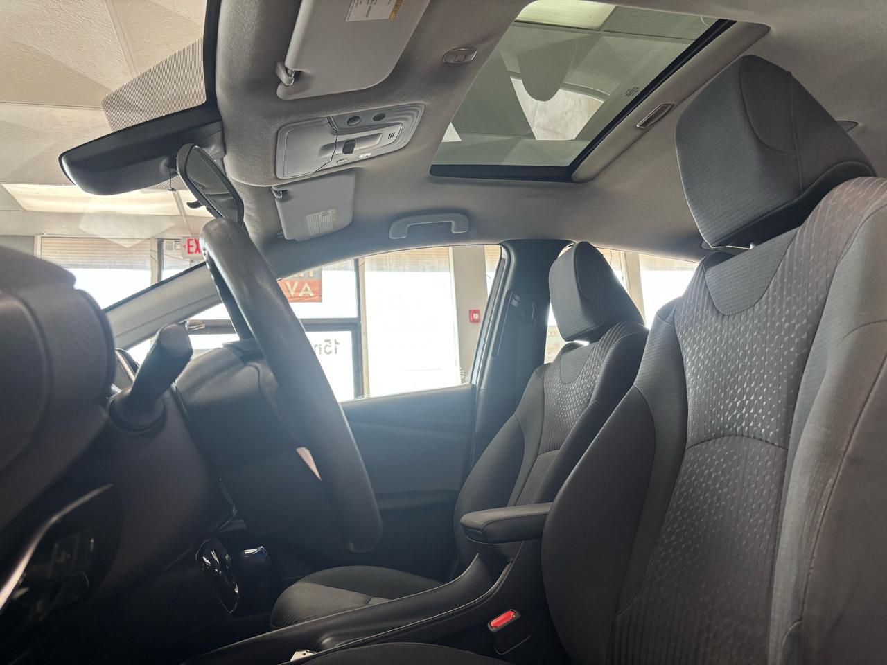 Toyota Prius Three Touring (Natl) 2017