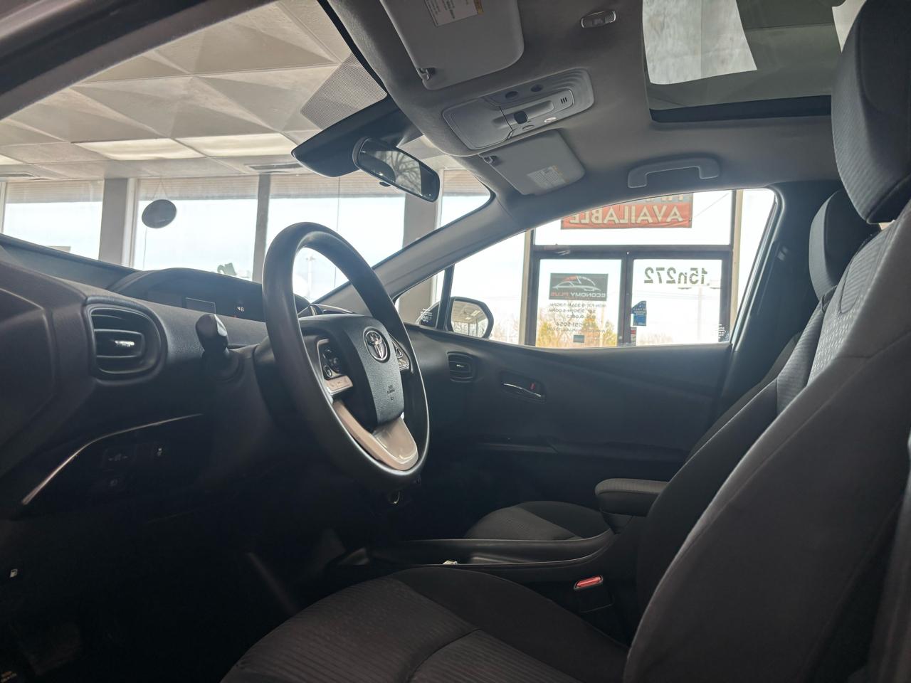 Toyota Prius Three Touring (Natl) 2017