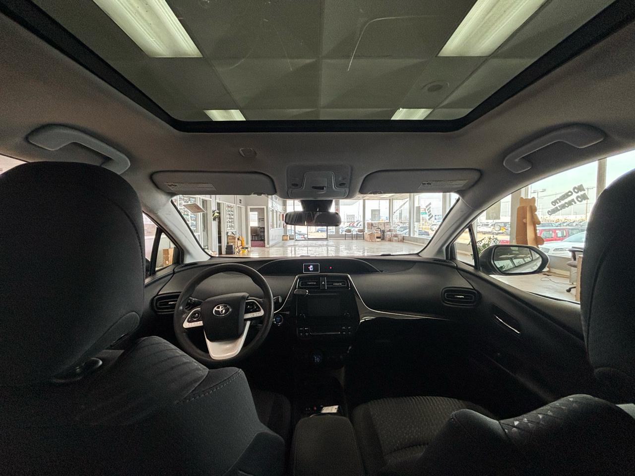 Toyota Prius Three Touring (Natl) 2017