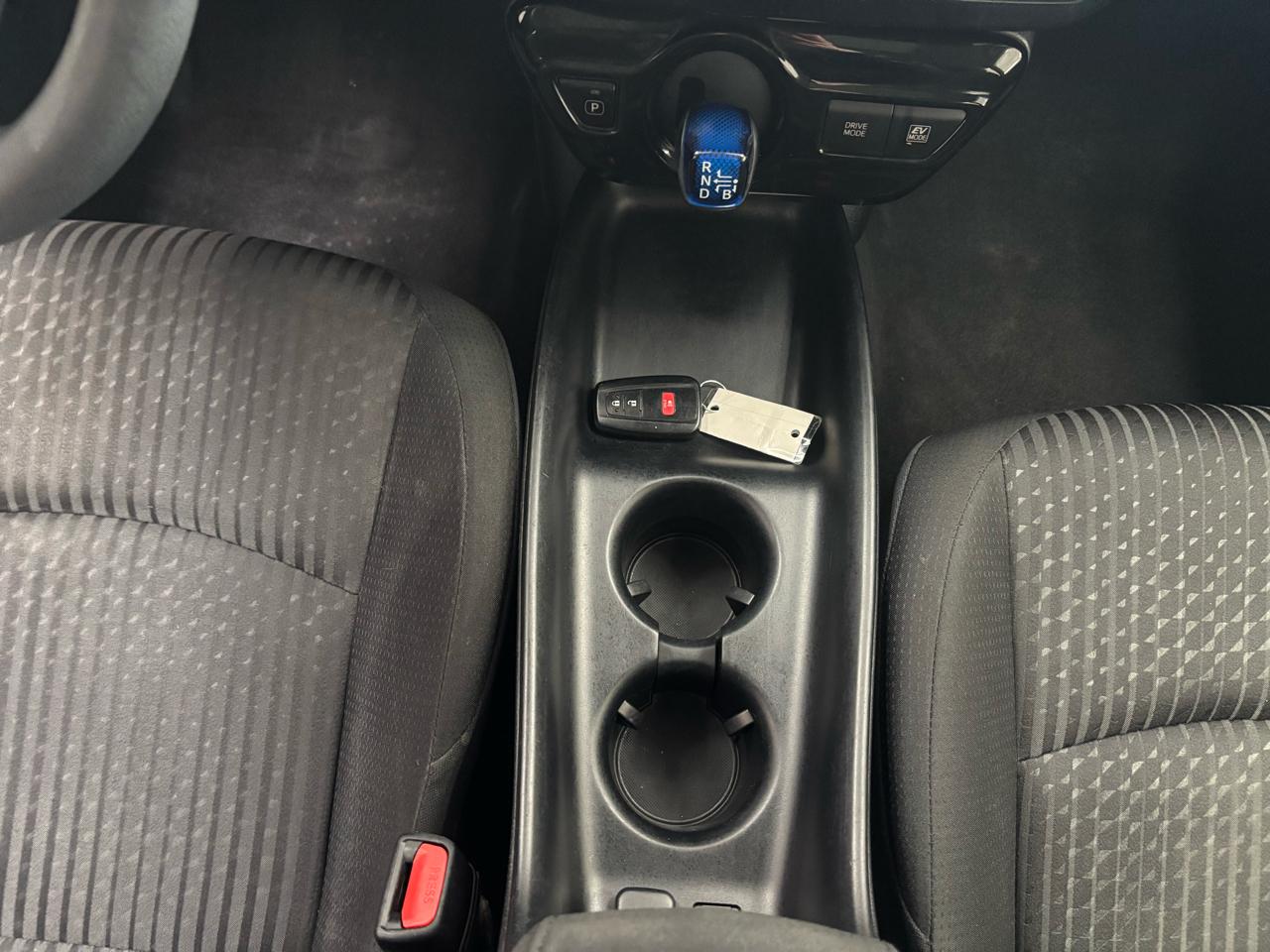 Toyota Prius Three Touring (Natl) 2017