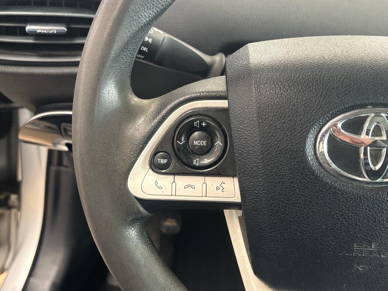 Toyota Prius Three Touring (Natl) 2017