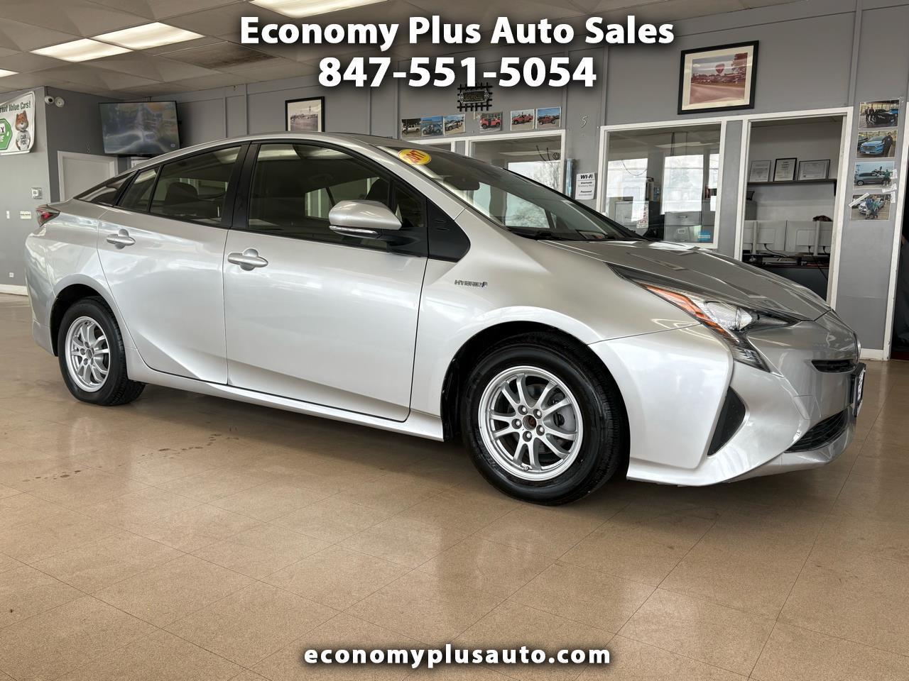 Toyota Prius Two (Natl) 2017