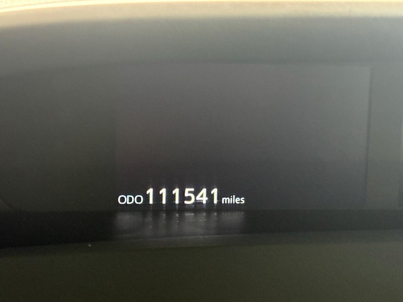 Toyota Prius Two (Natl) 2017
