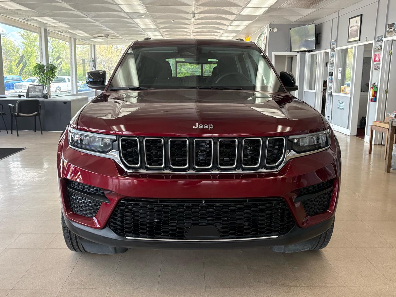 Jeep Grand Cherokee Laredo 4x4 2023
