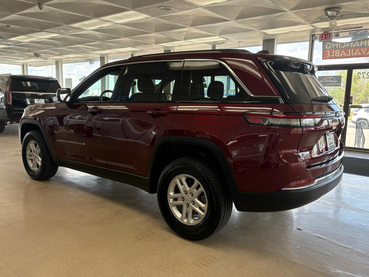 Jeep Grand Cherokee Laredo 4x4 2023