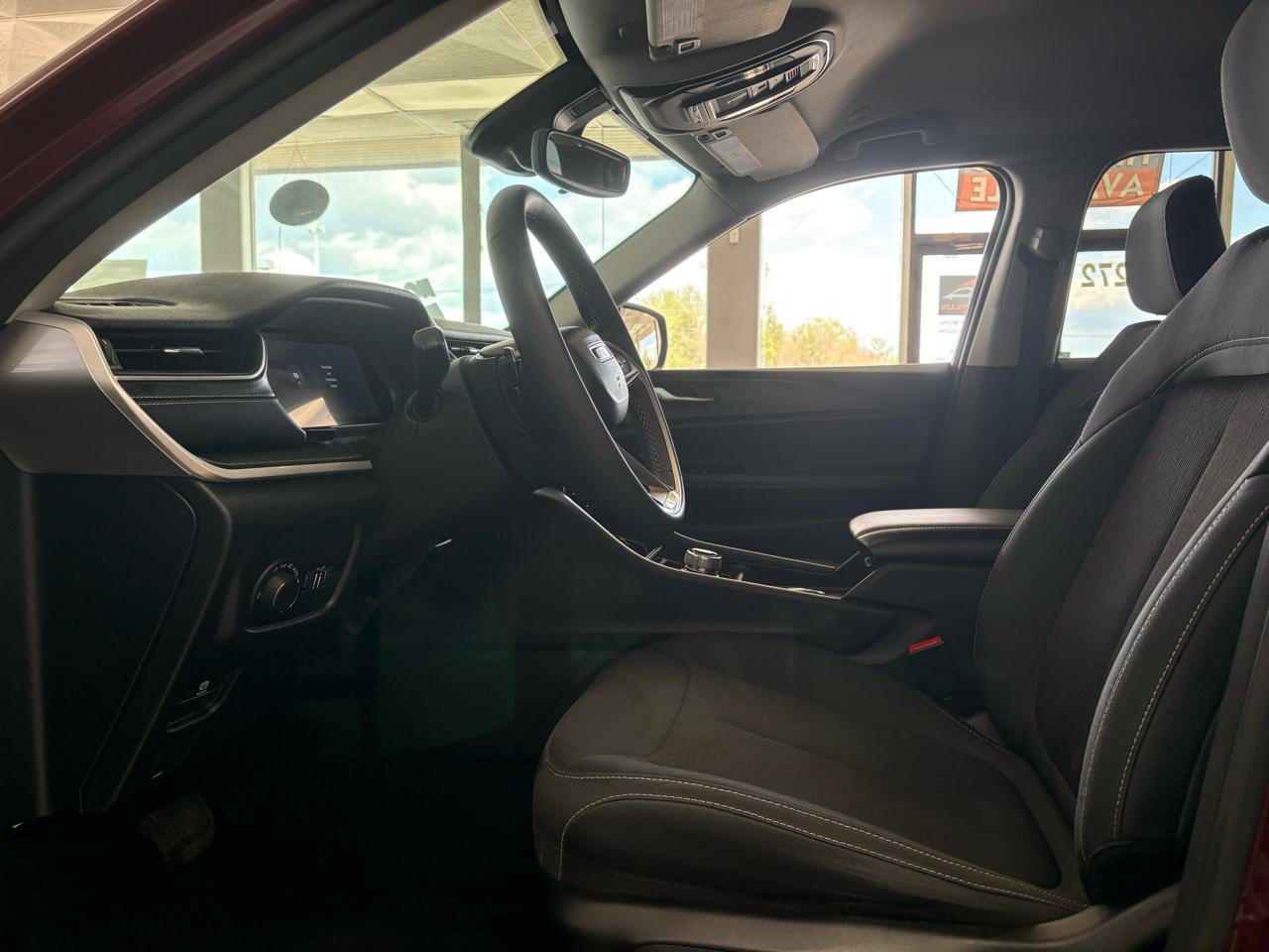 Jeep Grand Cherokee Laredo 4x4 2023