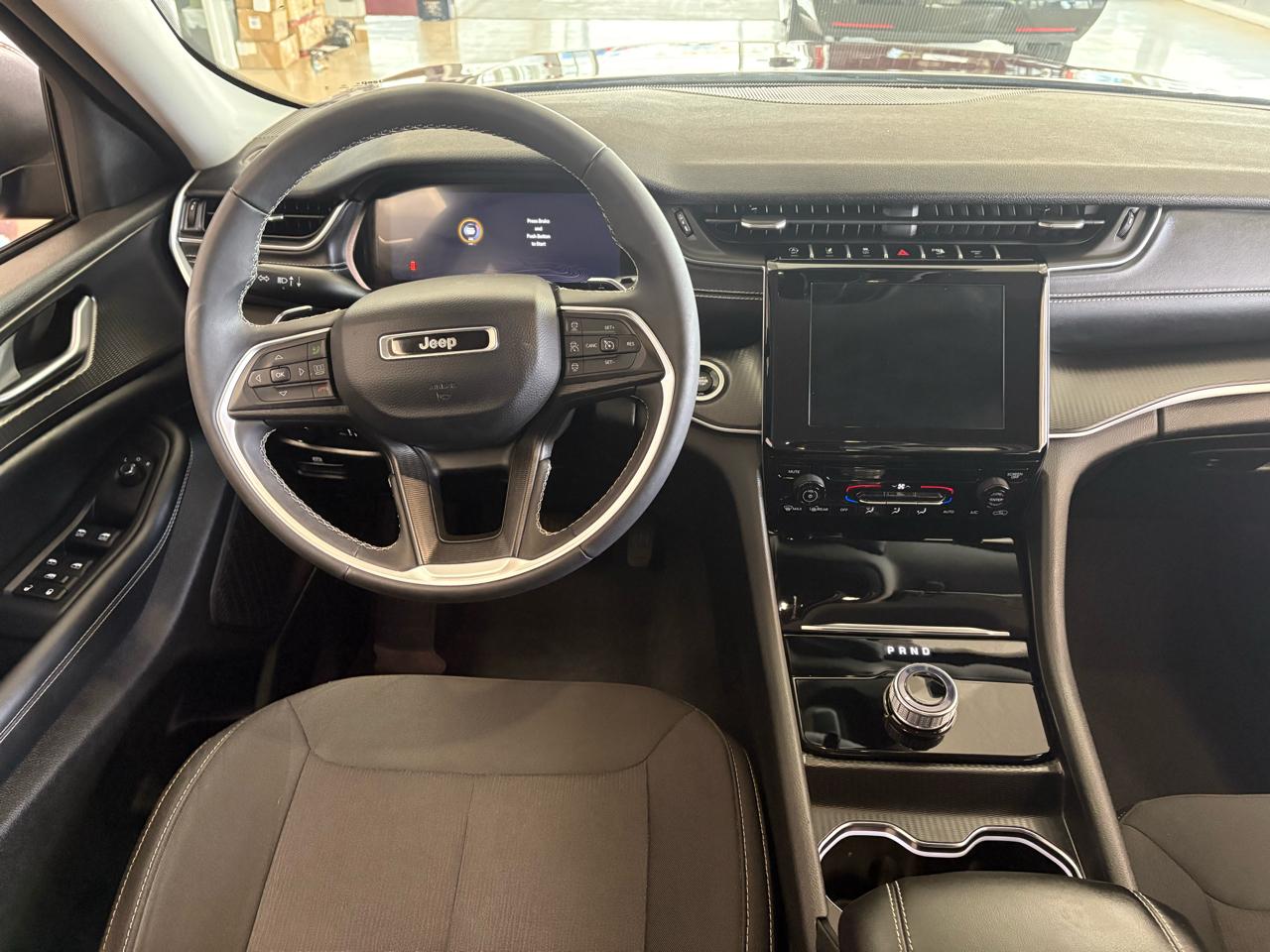 Jeep Grand Cherokee Laredo 4x4 2023
