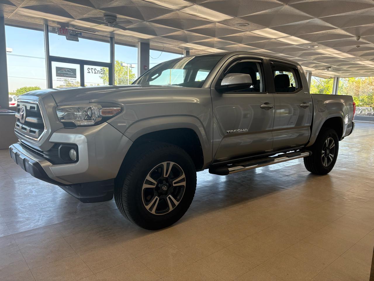 Toyota Tacoma 2WD Double Cab V6 AT SR5 (Natl) 2016