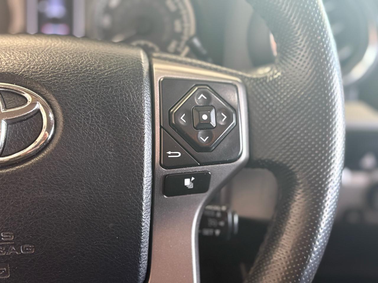 Toyota Tacoma 2WD Double Cab V6 AT SR5 (Natl) 2016