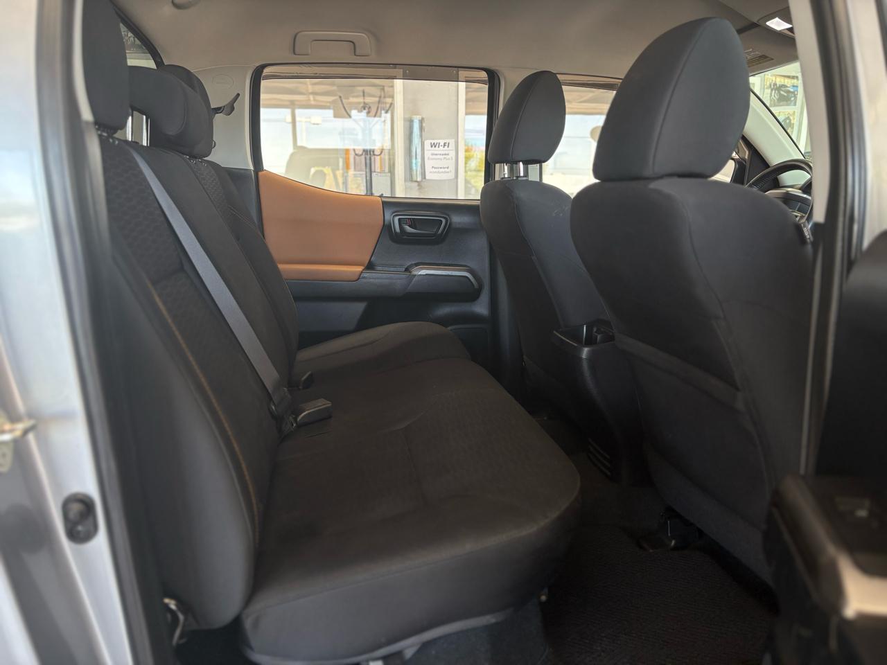 Toyota Tacoma 2WD Double Cab V6 AT SR5 (Natl) 2016