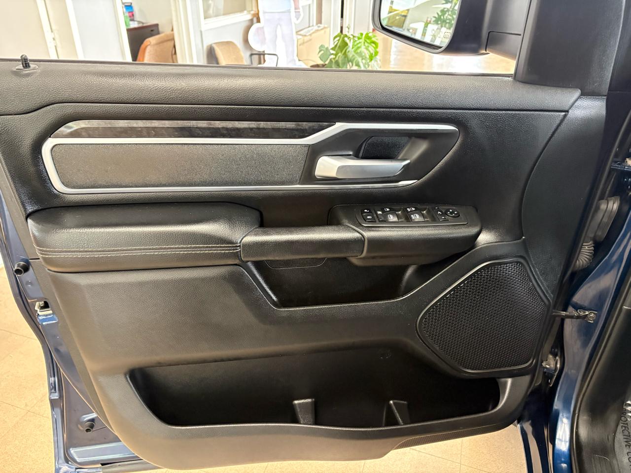 RAM 1500 Big Horn/Lone Star 4x4 Crew Cab 5'7" Box 2019