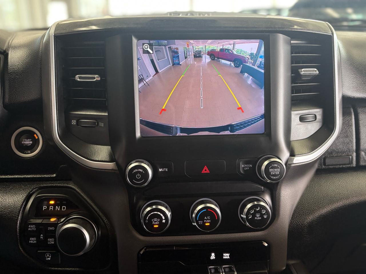 RAM 1500 Big Horn/Lone Star 4x4 Crew Cab 5'7" Box 2019