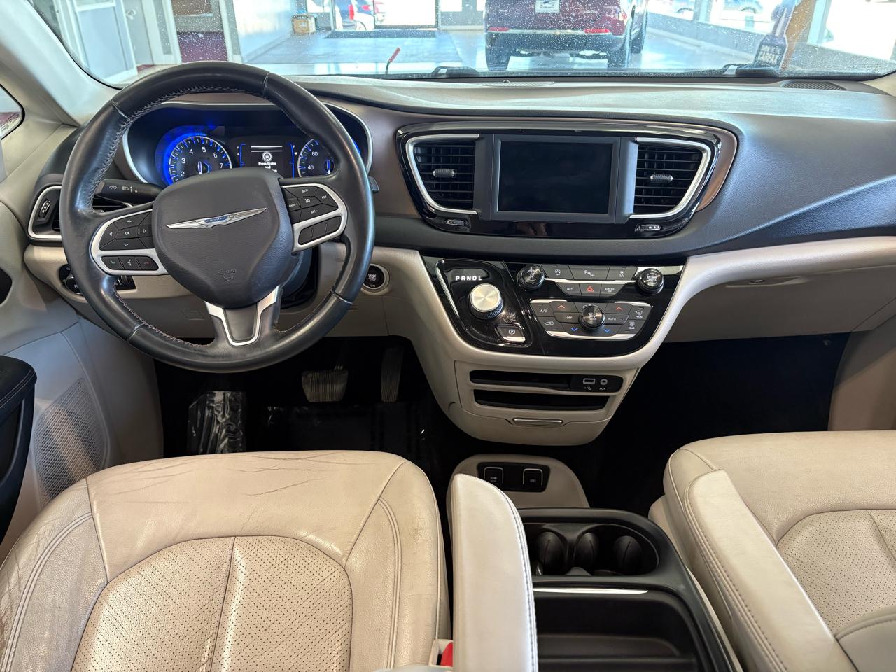 Chrysler Pacifica Touring L FWD 2018