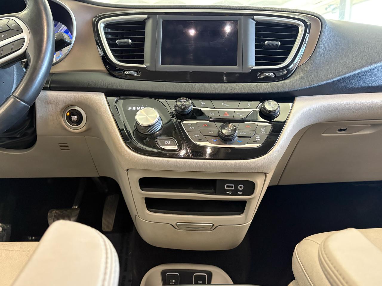 Chrysler Pacifica Touring L FWD 2018