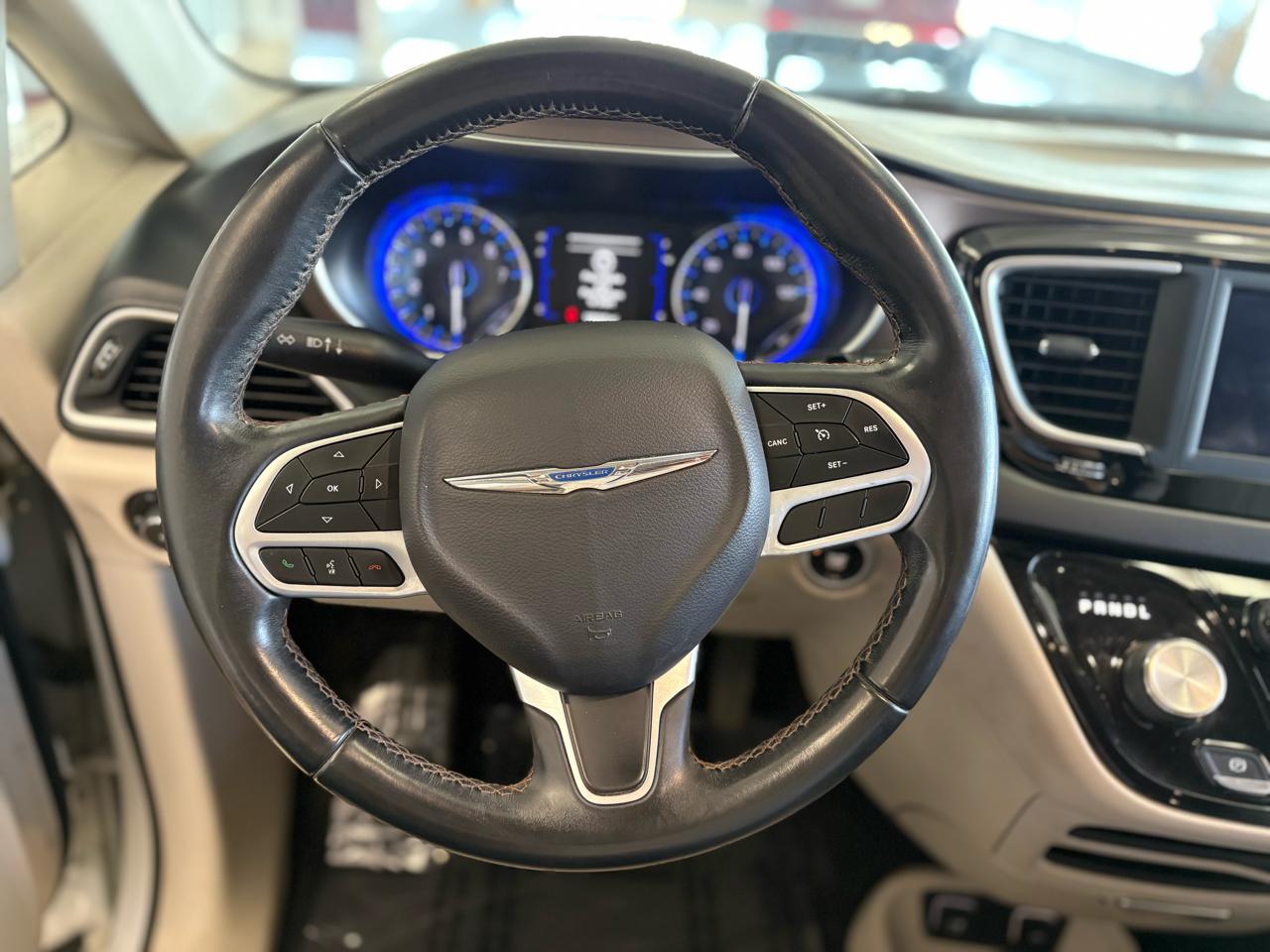 Chrysler Pacifica Touring L FWD 2018