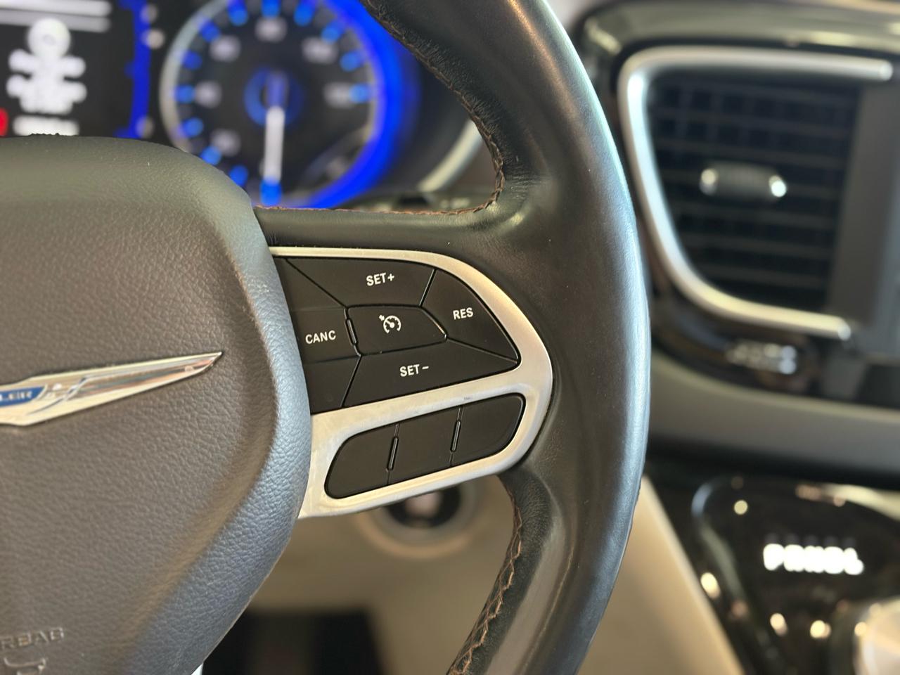 Chrysler Pacifica Touring L FWD 2018