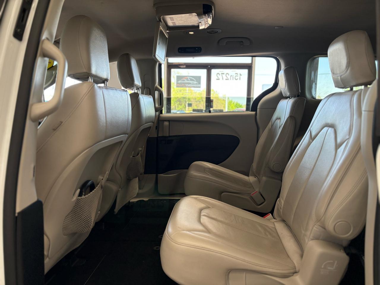 Chrysler Pacifica Touring L FWD 2018