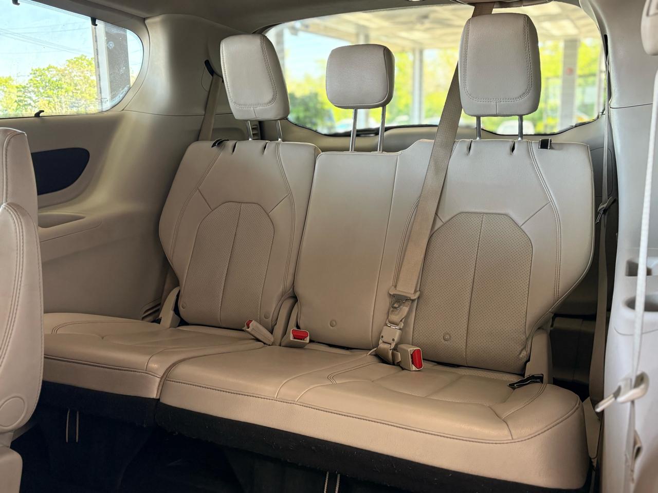 Chrysler Pacifica Touring L FWD 2018