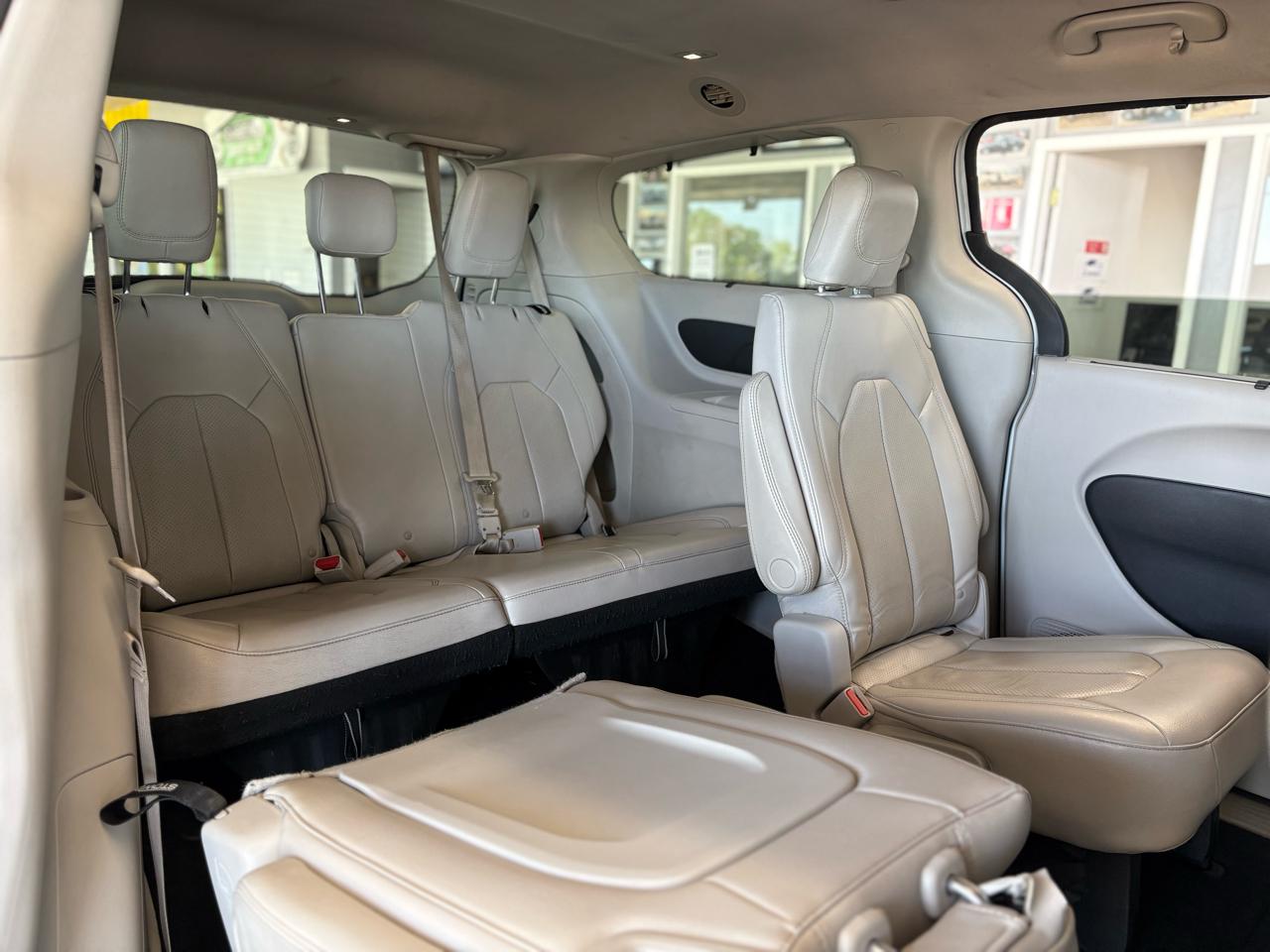 Chrysler Pacifica Touring L FWD 2018