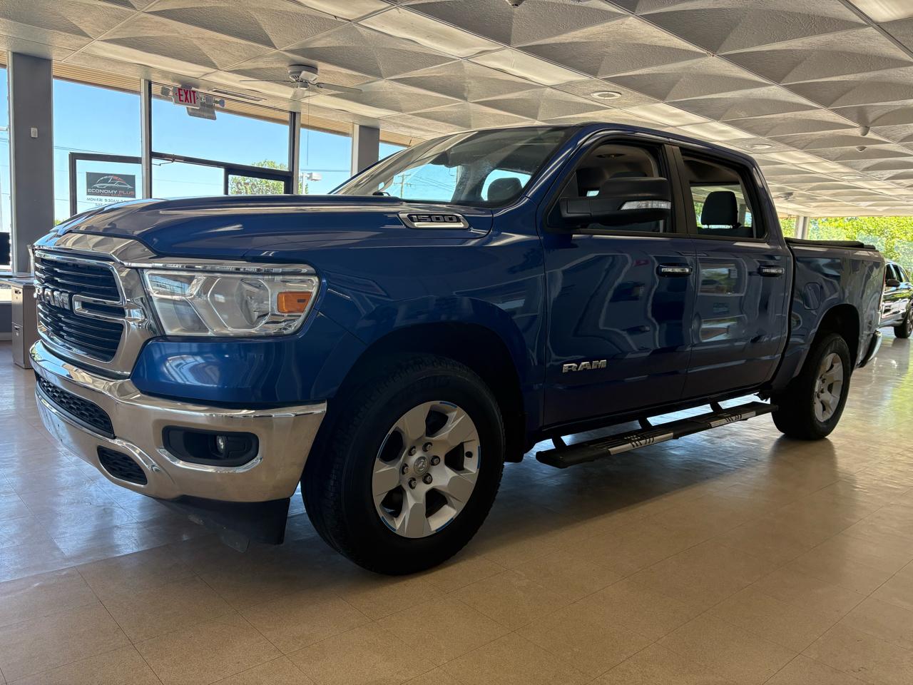 RAM 1500 Big Horn/Lone Star 4x4 Crew Cab 5'7" Box 2019