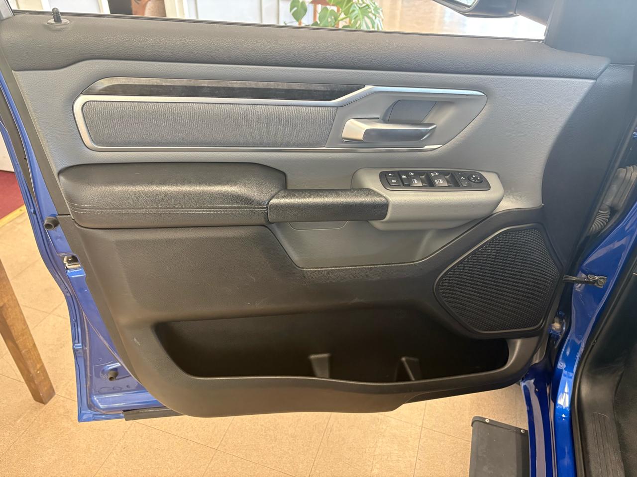 RAM 1500 Big Horn/Lone Star 4x4 Crew Cab 5'7" Box 2019