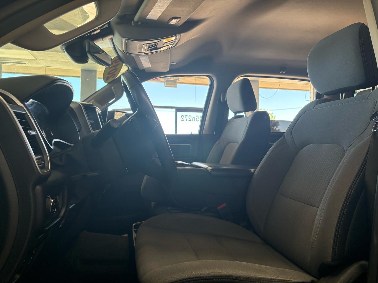 RAM 1500 Big Horn/Lone Star 4x4 Crew Cab 5'7" Box 2019