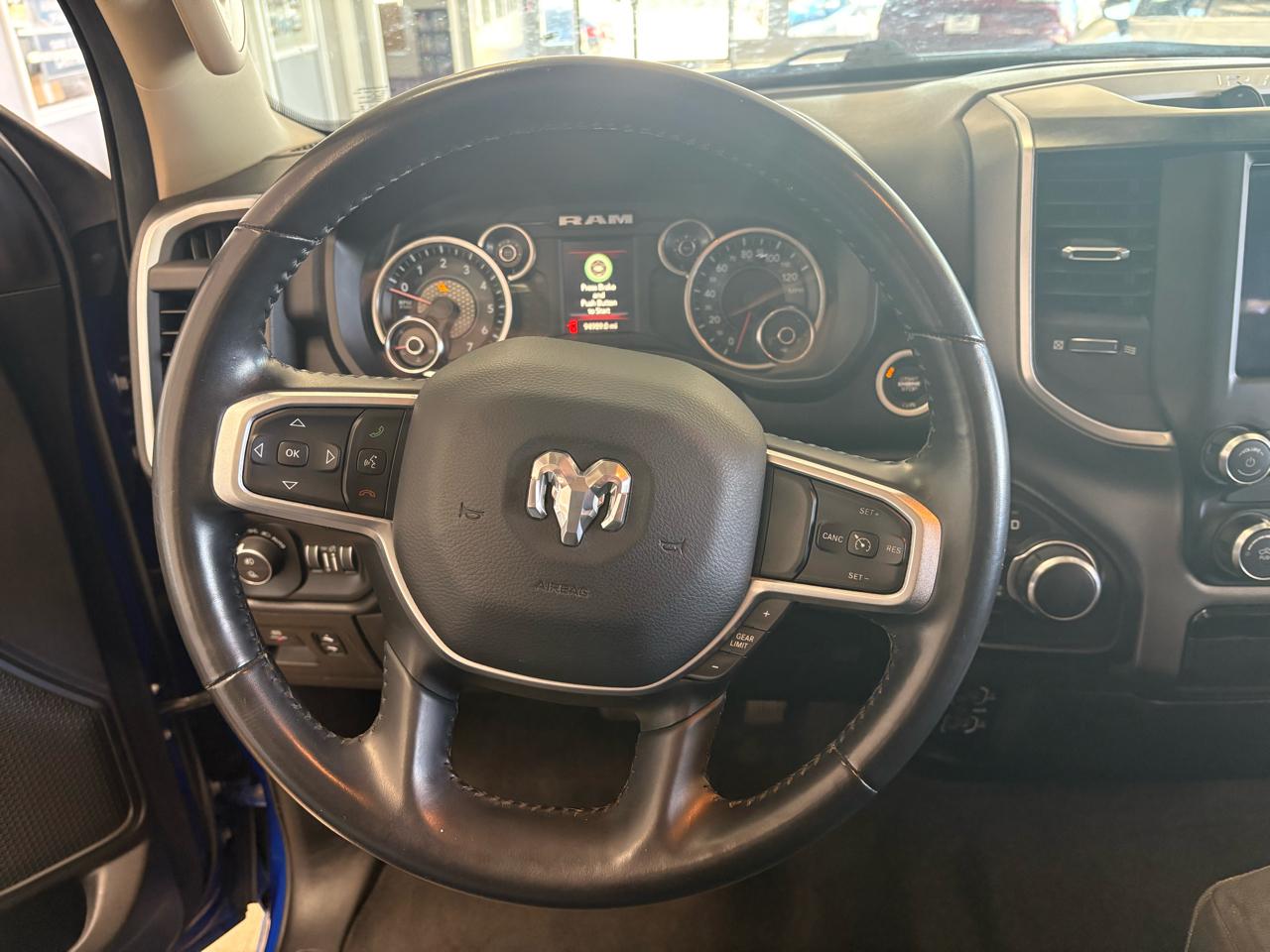 RAM 1500 Big Horn/Lone Star 4x4 Crew Cab 5'7" Box 2019