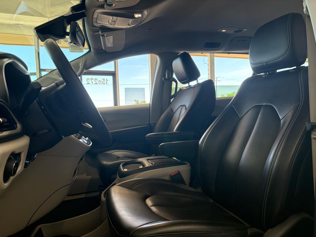 Chrysler Pacifica Touring L FWD 2023