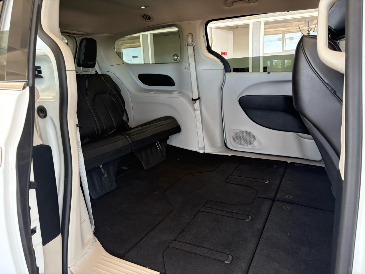 Chrysler Pacifica Touring L FWD 2023