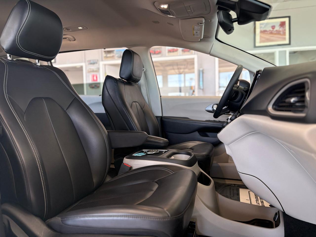 Chrysler Pacifica Touring L FWD 2023