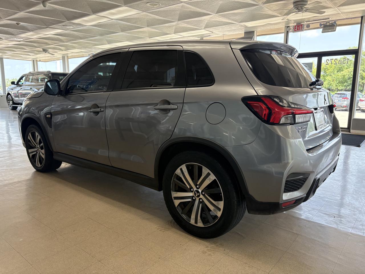 Mitsubishi Outlander Sport ES 2.0 CVT 2020