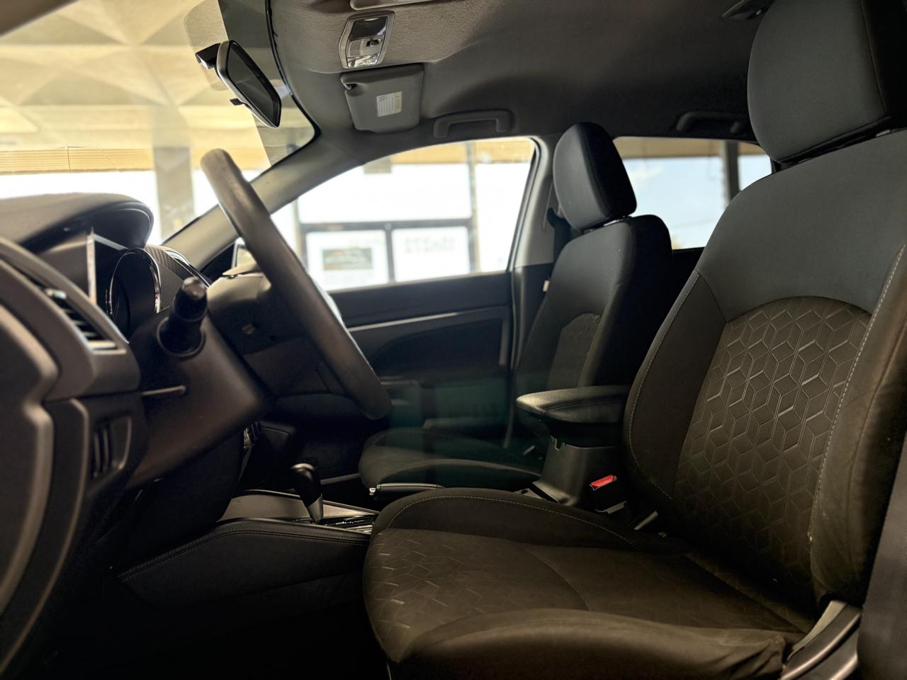 Mitsubishi Outlander Sport ES 2.0 CVT 2020