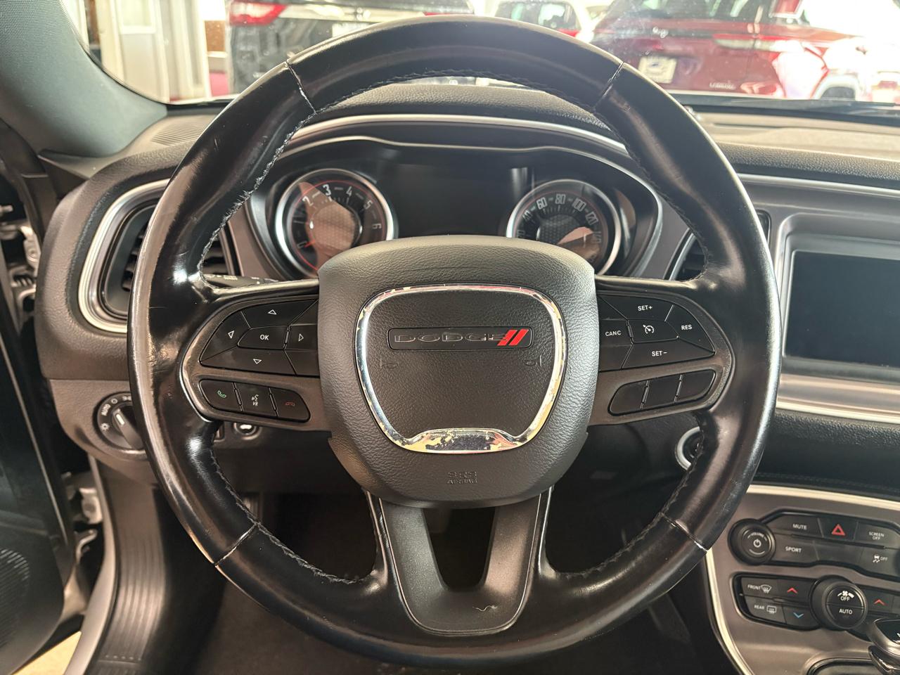 Dodge Challenger SXT RWD 2021