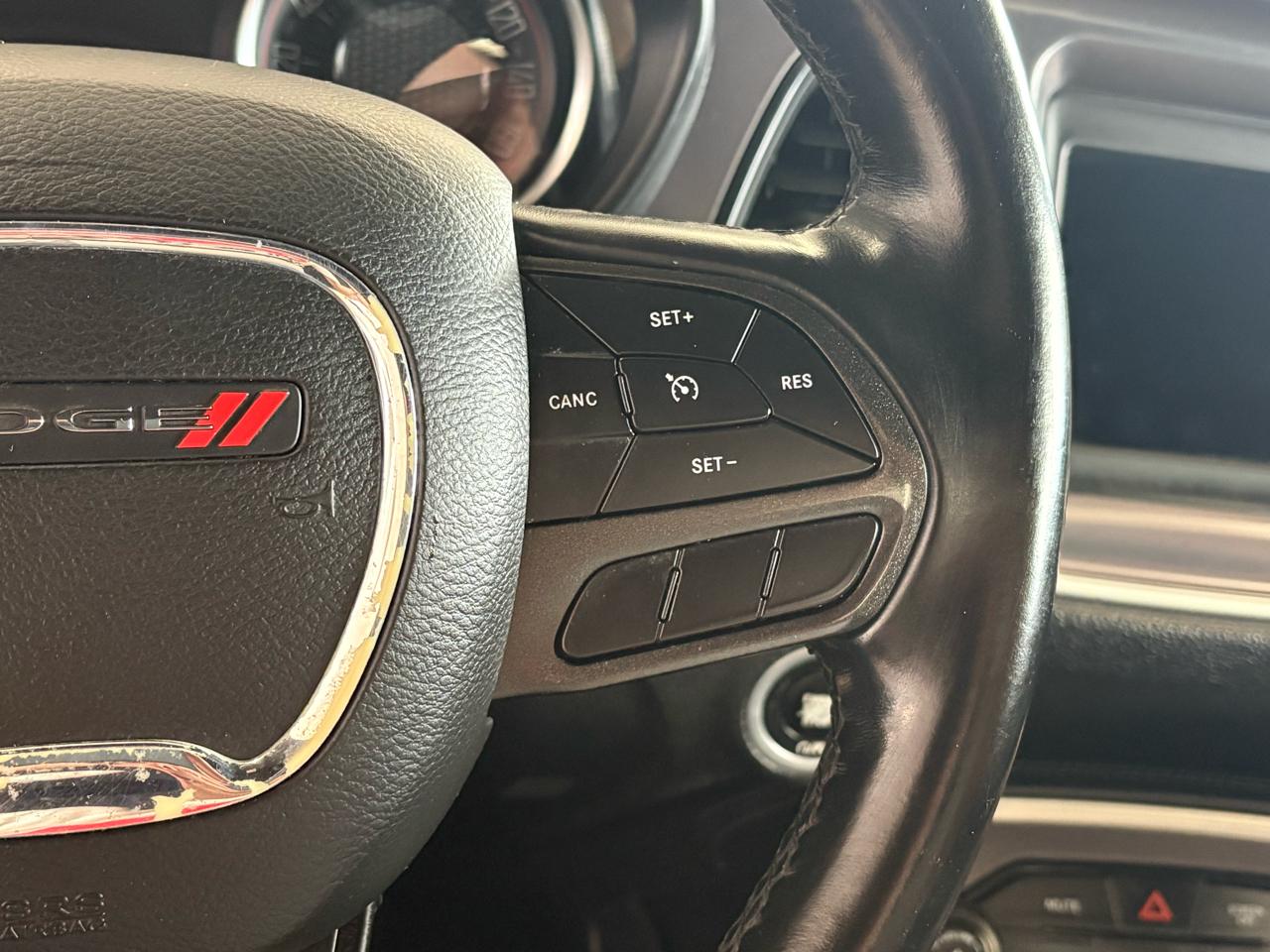 Dodge Challenger SXT RWD 2021