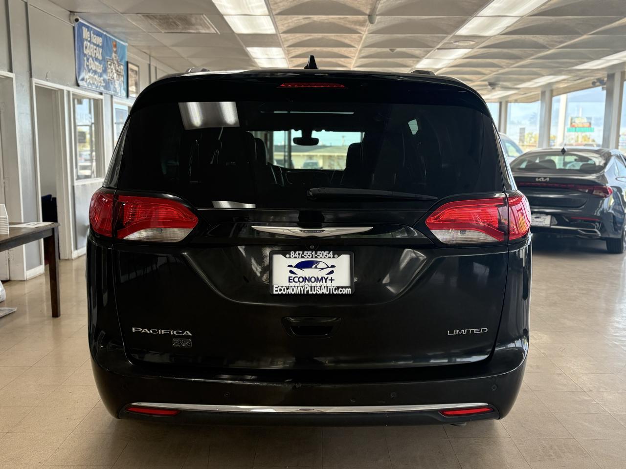 Chrysler Pacifica Limited 35th Anniversary FWD *Ltd Avail* 2020
