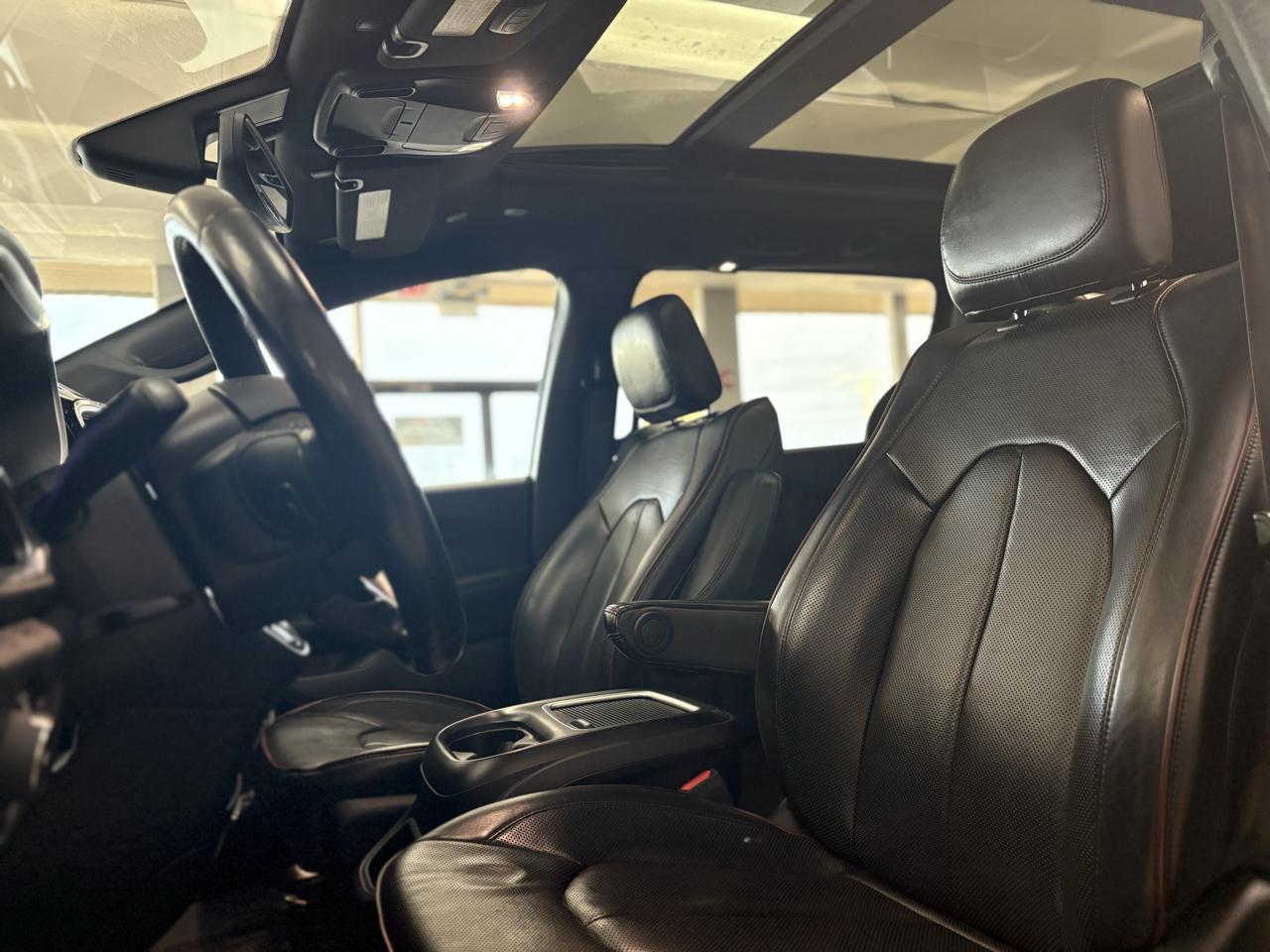 Chrysler Pacifica Limited 35th Anniversary FWD *Ltd Avail* 2020