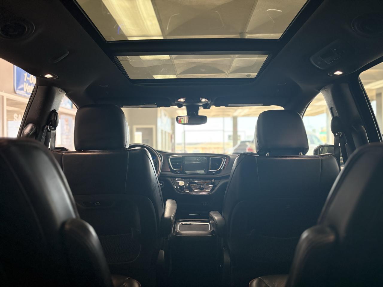 Chrysler Pacifica Limited 35th Anniversary FWD *Ltd Avail* 2020