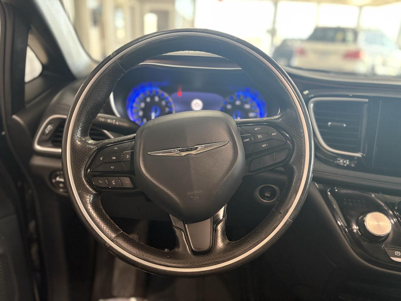 Chrysler Pacifica Limited 35th Anniversary FWD *Ltd Avail* 2020