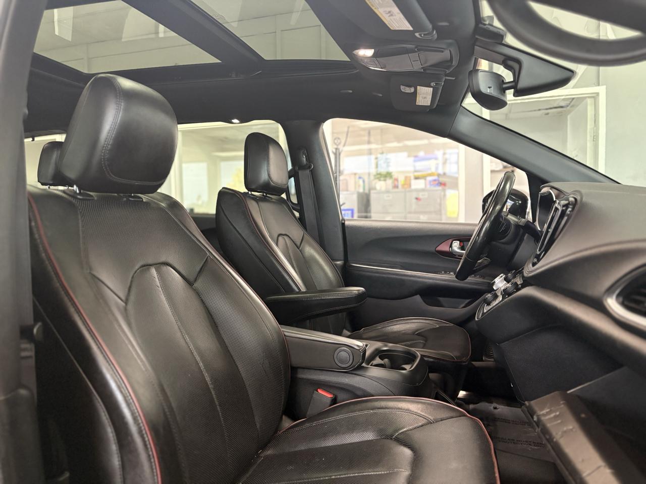 Chrysler Pacifica Limited 35th Anniversary FWD *Ltd Avail* 2020