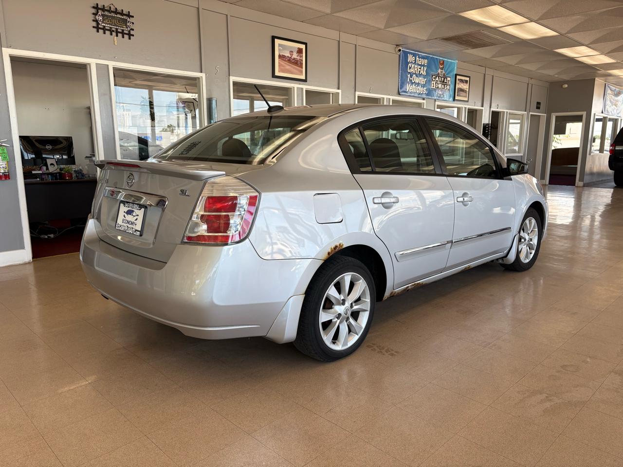 Nissan Sentra 4dr Sdn I4 CVT 2.0 SL 2011