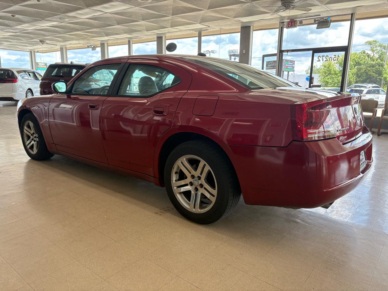 Dodge Charger 4dr Sdn R/T RWD 2006