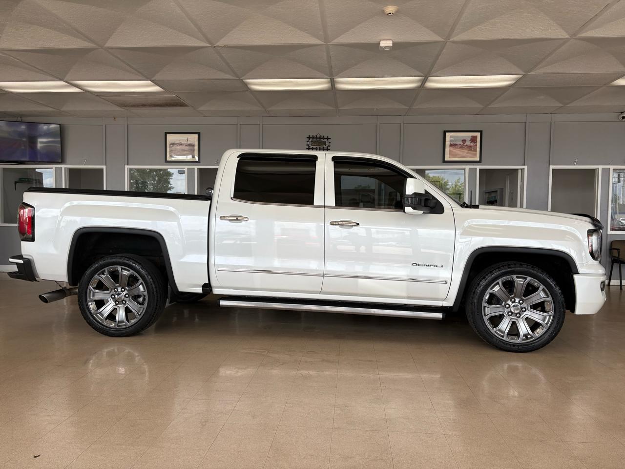 GMC Sierra 1500 4WD Crew Cab 143.5" Denali 2017