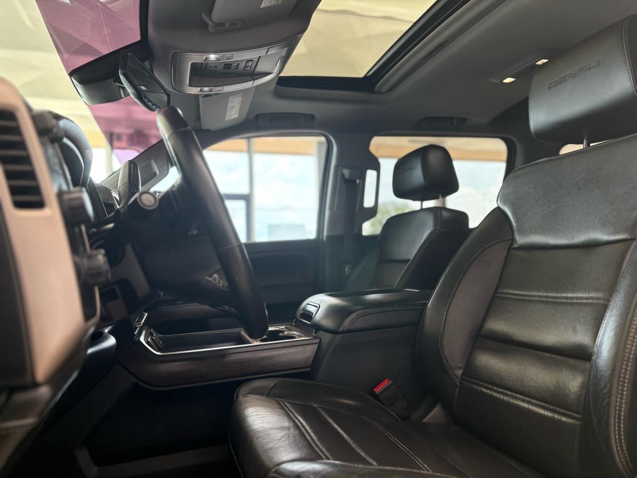 GMC Sierra 1500 4WD Crew Cab 143.5" Denali 2017
