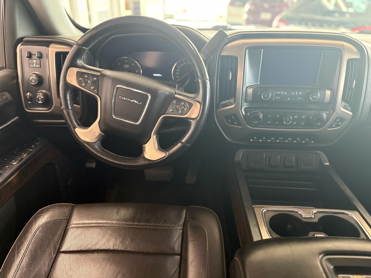 GMC Sierra 1500 4WD Crew Cab 143.5" Denali 2017