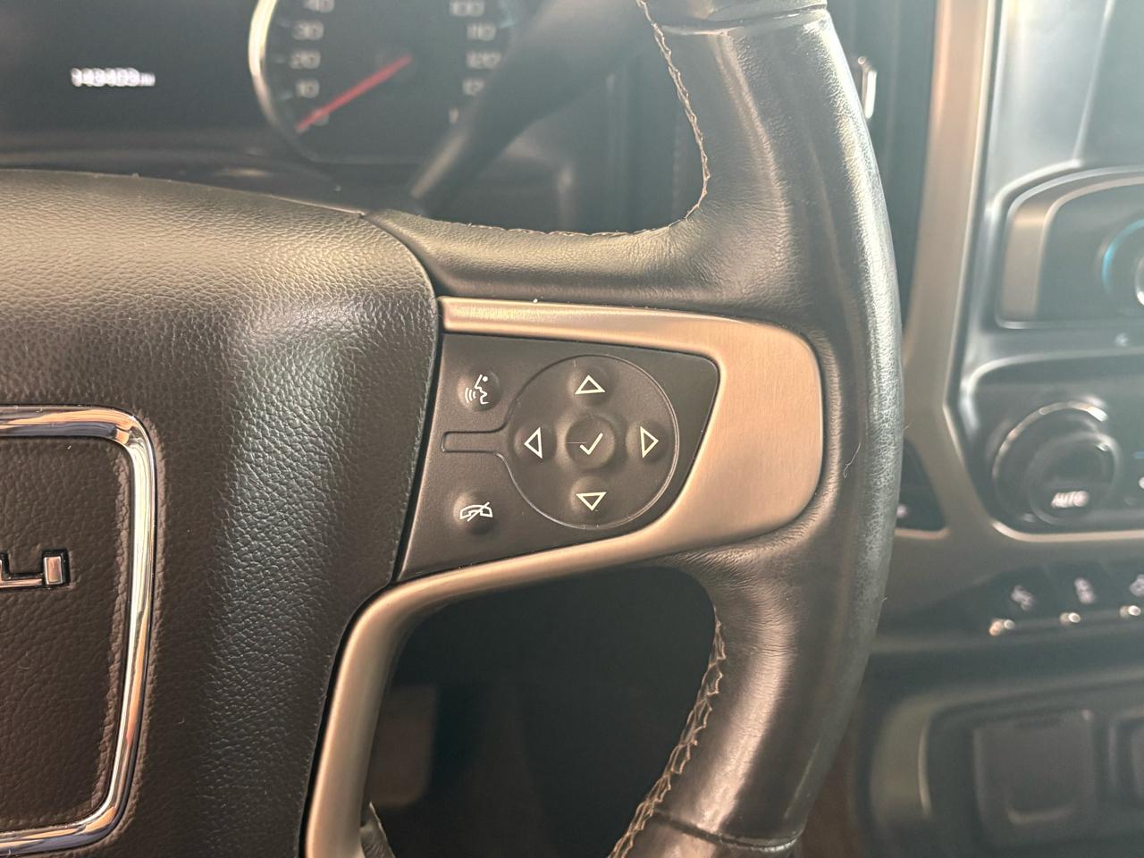 GMC Sierra 1500 4WD Crew Cab 143.5" Denali 2017
