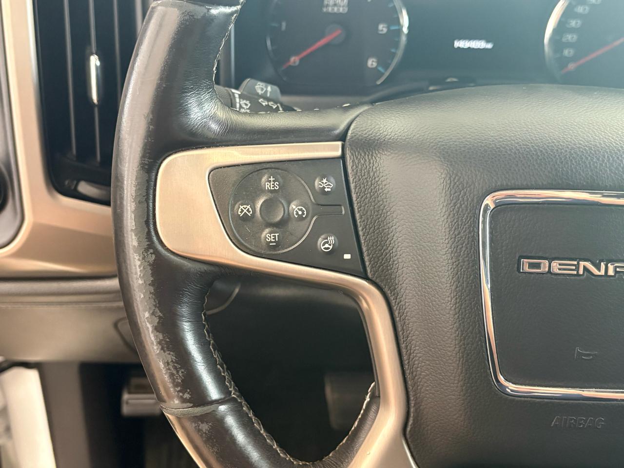 GMC Sierra 1500 4WD Crew Cab 143.5" Denali 2017