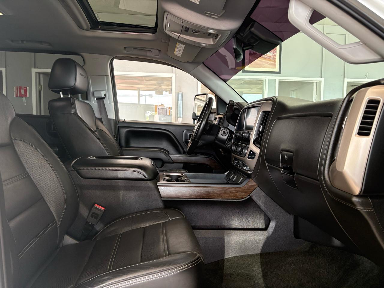 GMC Sierra 1500 4WD Crew Cab 143.5" Denali 2017